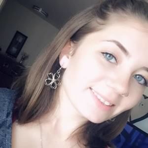 Meet your Posher, Desiree